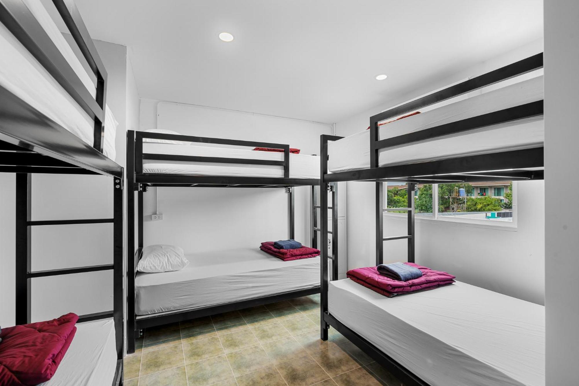 Chill Inn Chaweng Hostel And Cafe Amphoe Koksamui Exterior photo