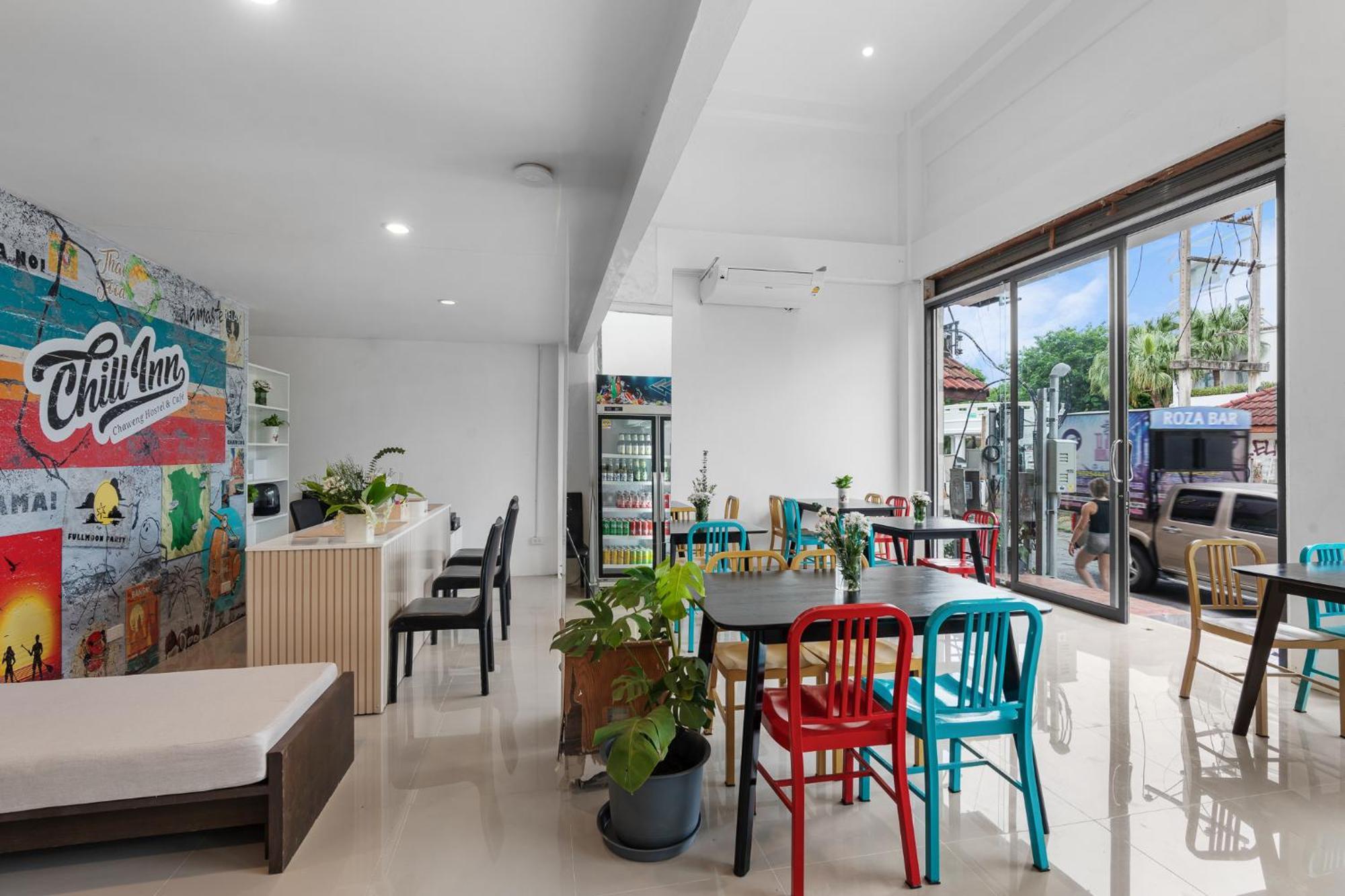 Chill Inn Chaweng Hostel And Cafe Amphoe Koksamui Exterior photo