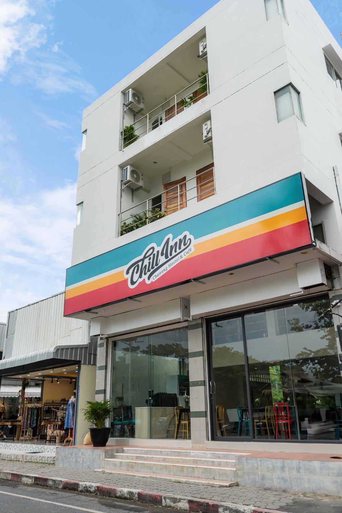 Chill Inn Chaweng Hostel And Cafe Amphoe Koksamui Exterior photo