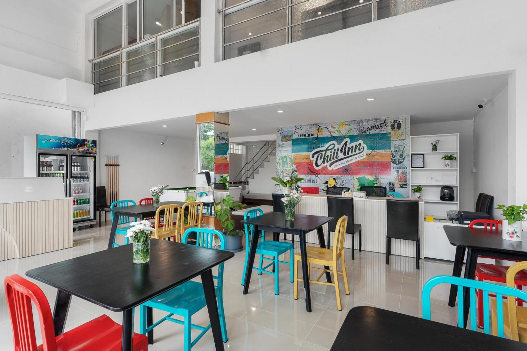 Chill Inn Chaweng Hostel And Cafe Amphoe Koksamui Exterior photo
