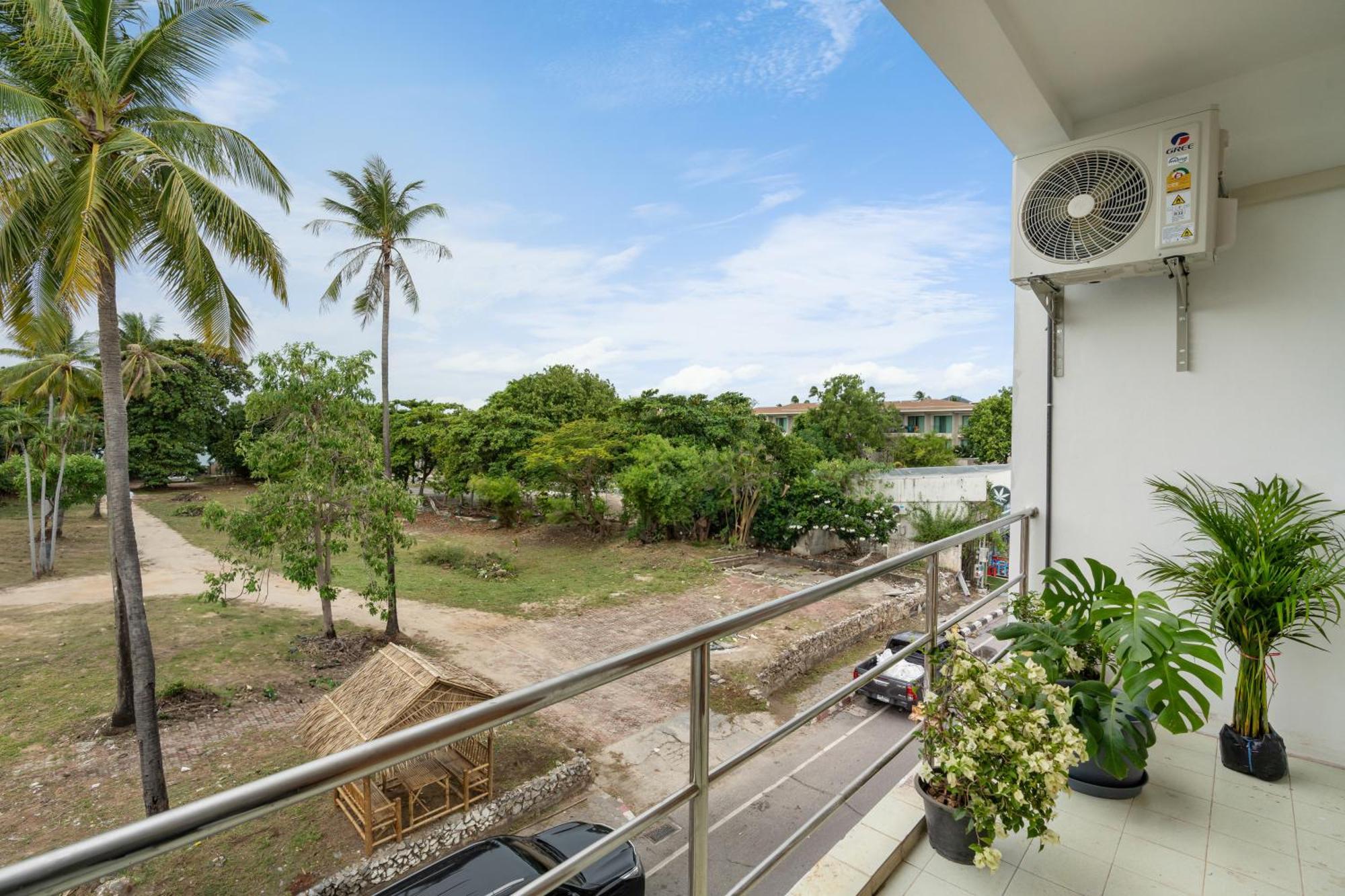 Chill Inn Chaweng Hostel And Cafe Amphoe Koksamui Exterior photo